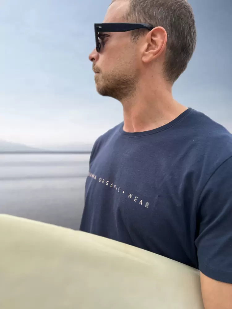 T-SHIRT Navy IN COTONE BIOLOGICO 100% con fondo capo arrotondato  